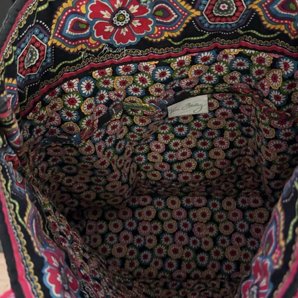 👜 Vera Bradley Quilted Floral Tote Bag - Picture 3 of 7